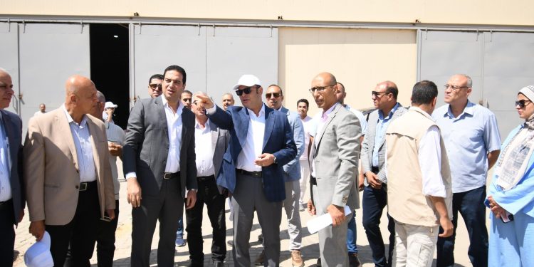 وزير الإسكان يتفقد محطة الصرف الصحي رقم (12) بمنطقة الأندلس في التجمع الثالث بمدينة القاهرة الجديدة