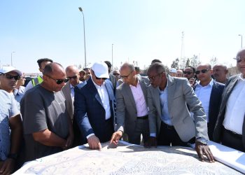 وزير الإسكان يتفقد محور التسعين الشمالي بالقاهرة الجديدة لمتابعة أعمال التطوير والبنية التحتية