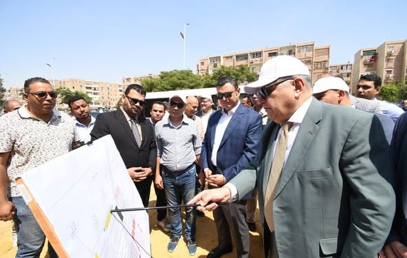 وزير الإسكان يتفقد مشروع السوق الحضارية بمدينة القاهرة الجديدة