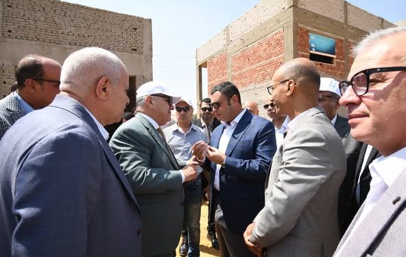 وزير الإسكان يتفقد مشروع السوق الحضارية بمدينة القاهرة الجديدة
