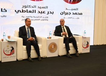“وزير العمل “حريصون على مواجهة كافة مشاكل العمال المصريين بالخارج والحفاظ على كرامتهم