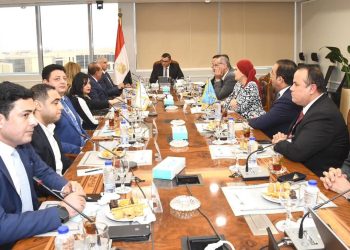 وزير الإسكان يلتقي وفدا من الجالية المصرية في الولايات المتحدة الأمريكية واتحاد شباب المصريين بالخارج