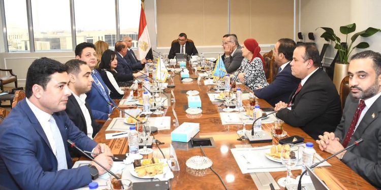 وزير الإسكان يلتقي وفدا من الجالية المصرية في الولايات المتحدة الأمريكية واتحاد شباب المصريين بالخارج
