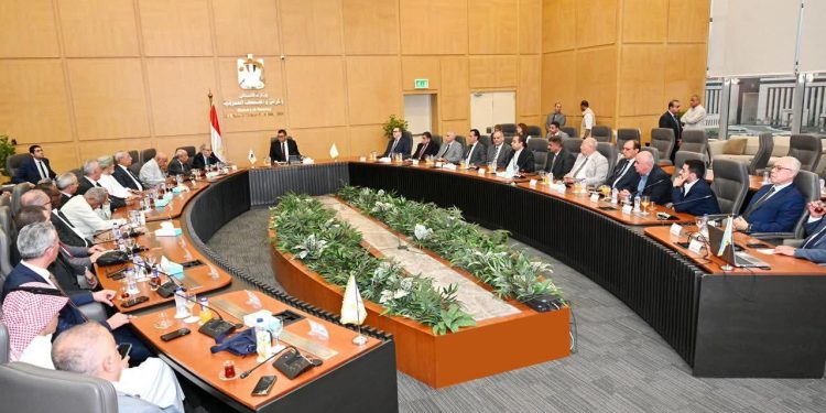 بمشاركة النقابات الهندسية لـ ١٨ دولة عربية.. “الإسكان” تُعزّز التعاون العربي في تصدير العقار