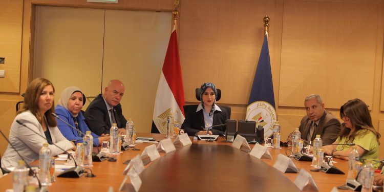نائب وزير السياحة والآثار تلتقي مع لجنة الثقافة والسياحة والآثار والإعلام بنموذج مُحاكاة مجلس الشيوخ المصري