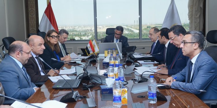 وزير التموين والتجارة الداخلية يجتمع مع رؤساء مجالس إدارات شركات المطاحن لمتابعة انتظام منظومة الطحن