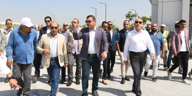 وزير الإسكان ومحافظ القاهرة يتفقدان مكونات مشروع حدائق “تلال الفسطاط” بمنطقة مصر القديمة