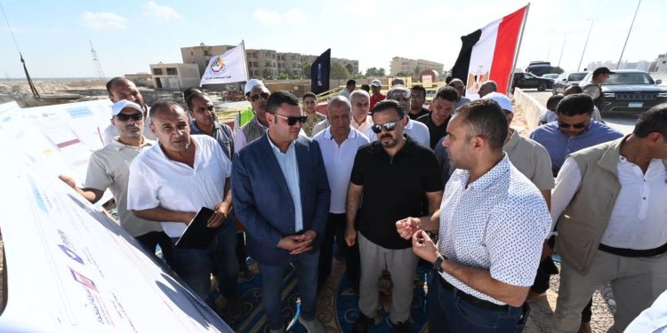 وزير الإسكان يتفقد مشروع بحيرات “نيو مارينا” و”البوغاز” والفيلات والشاليهات بمارينا ٨
