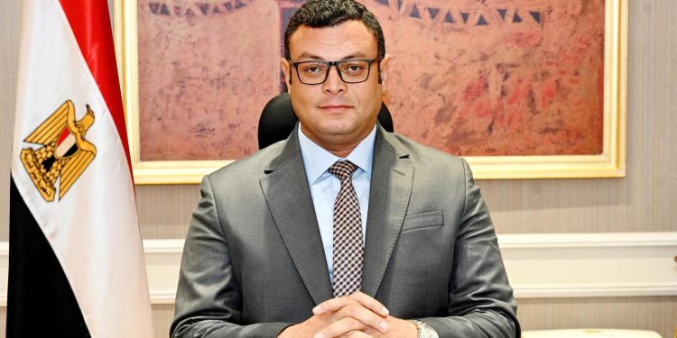 وزير الإسكان يعلن جاهزية 138 قطعة أرض”بيت وطن” لتوصيل الكهرباء بامتداد النرجس بالقاهرة الجديدة