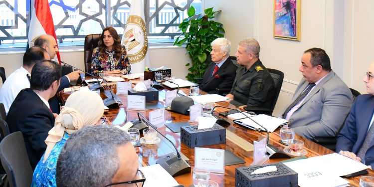 د. منال عوض تترأس أول إجتماع لمجلس إدارة تنظيم إدارة المخلفات