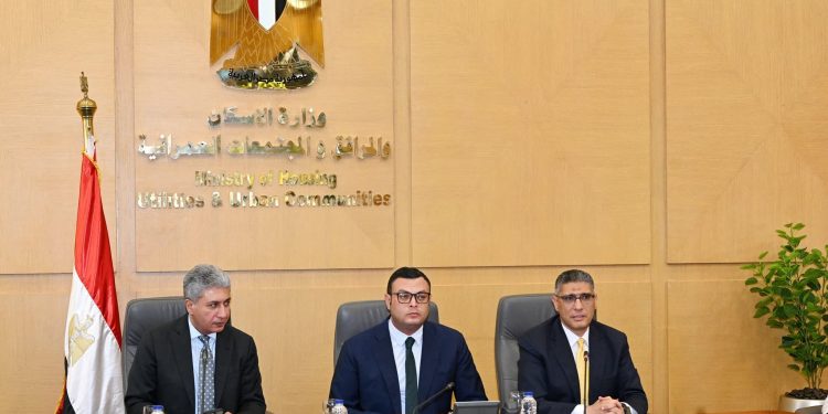 وزيرا الإسكان والسياحة والآثار ومحافظ الجيزة يتابعون آخر مستجدات الدراسات تطوير المنطقة بين سفنكس وهرم سقارة