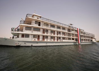 البورسعيدية للأعمال الهندسية والإنشاءات البحرية تنجح في صيانة الفندق العائم أوجيني بأسوان