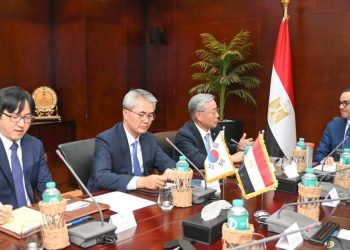 وزير الاستثمار يستقبل سفير دولة كوريا الجنوبية بالقاهرة لبحث سبل تعزيز العلاقات الاقتصادية المشتركة بين البلدين
