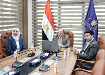 رئيس هيئة الدواء يبحث مع سفيرة مصر لدى الكاميرون سبل تعزيز التعاون الدوائي