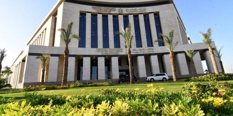 “الإٍسكان”: 30 أغسطس الجاري.. فتح باب التسجيل بالطرح الأول ضمن المرحلة الثانية لمبادرة “بيتك في مصر” للمصريين بالخارج