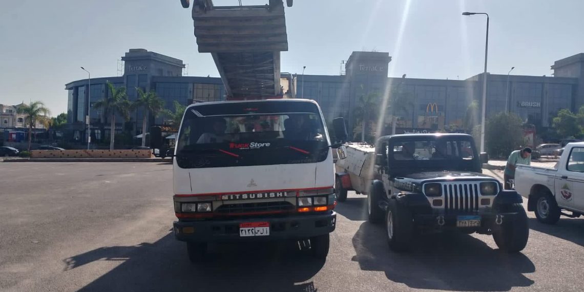 حملات مكبرة لإزالة المخالفات البنائية وتنفيذ قرارات غلق وتشميع بمدينة الشروق