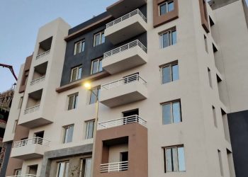 وزير الإسكان يتابع الموقف التنفيذي لمشروع “ديارنا”