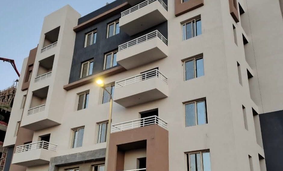 وزير الإسكان يتابع الموقف التنفيذي لمشروع “ديارنا”