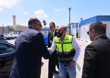 وزير العمل يزور موقع النحاس للمترو الجديد التابع لشركة اوراسكوم بالإسكندرية