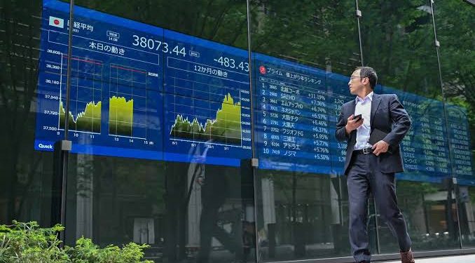 المؤشرات اليابانية ترتفع لمستويات قياسية وتحقق مكاسب أسبوعية
