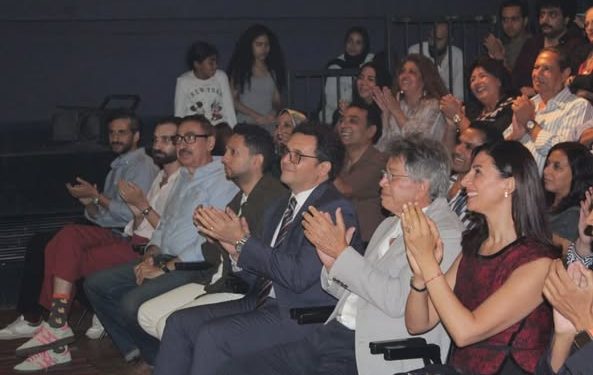 وزير الثقافة ورئيس مجلس إدارة المتحدة يشهدان العرض المسرحي “حواديت”