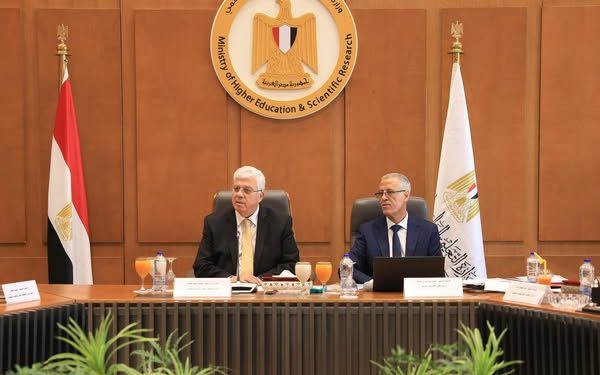 وزير التعليم العالي يترأس اجتماع مجلس الجامعات الأهلية