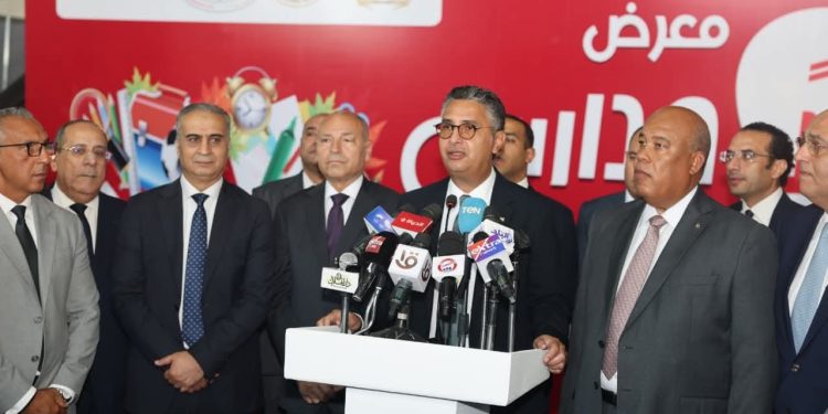 وزير التموين  بالإنابة عن دولة رئيس مجلس الوزراء يفتتح المعرض الرئيسي “أهلاً مدارس