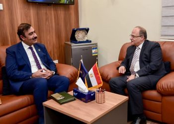 الغمراوي: ملتزمون بدعم تنافسية الدواء المصري عالميًا والانفتاح على التجارب الدولية