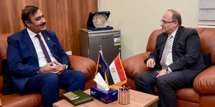 الغمراوي: ملتزمون بدعم تنافسية الدواء المصري عالميًا والانفتاح على التجارب الدولية