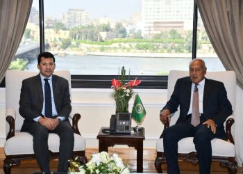 وزير الشباب والرياضة المصري يلتقي الأمين العام لجامعة الدول العربية دعماً للعمل العربي المشترك