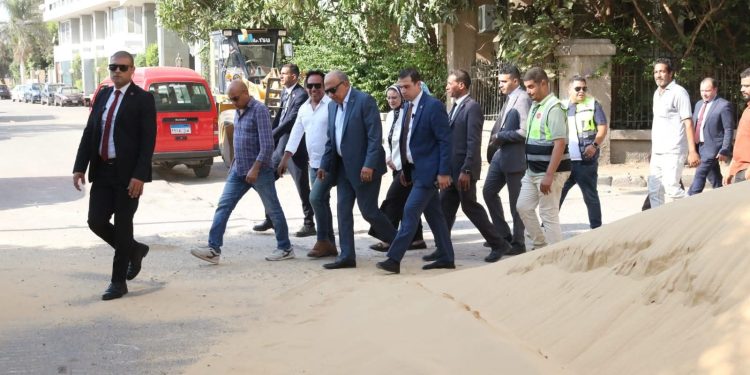 محمود عصمت: الشبكة القومية للكهرباء آمنة ومستقرة