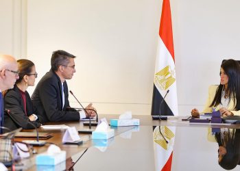 المشاط ” تلتقي مدير الممارسات للسياسات الاقتصادية لمنطقة الشرق الأوسط وشمال أفريقيا بالبنك الدولي