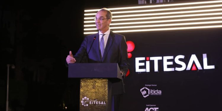 وزير الاتصالات : نستهدف أن تصل نسبة مساهمة الذكاء الاصطناعى فى الناتج المحلى الإجمالى لمصر إلى 7.7% فى 2030