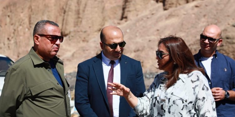 وزيرة التنمية المحلية ومحافظ جنوب سيناء يتفقدان عدد من المشروعات البيئية بمدينة دهب