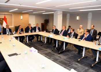 وزير الخارجية يلتقي مع المصريين العاملين في الأمم المتحدة بنيويورك