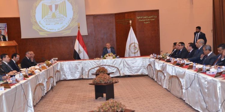نائب وزير التموين يعقد اجتماعًا موسعًا مع مديري المديريات بالمحافظات