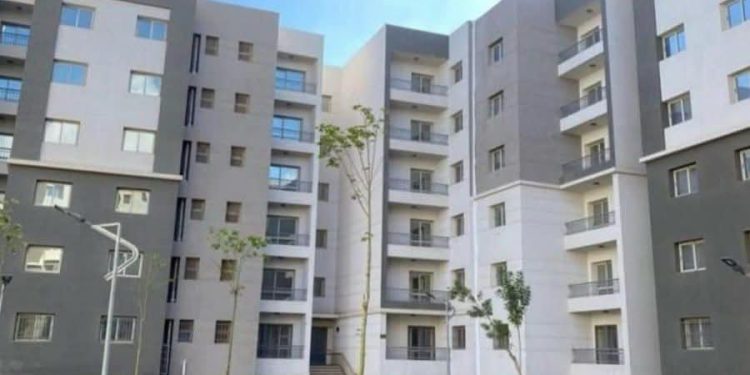 وزير الإسكان يُعلن بدء تسليم وحدات مشروع “ڤالي تاورز إيست” بالعبور الجديدة ضمن مبادرة “بيتك في مصر”