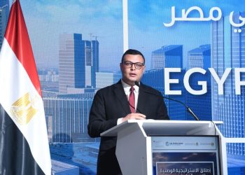 وزير الإسكان يعلن إطلاق الاستراتيجية الوطنية للمدن الذكية
