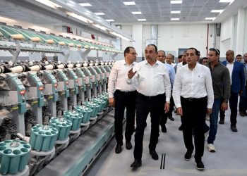 رئيس الوزراء يتفقد مصنع “غزل 2” الجديد بشركة مصر شبين الكوم للغزل والنسيج
