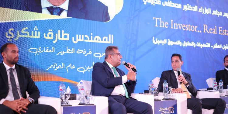 طارق شكري: الحكومة تُبدي مرونة في التعامل مع ملف رسوم الساحل الشمالي والطريق الصحراوي