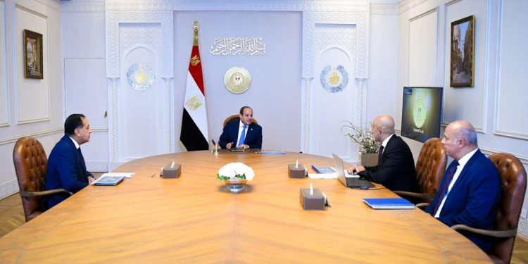 الرئيس السيسي يتابع مستجدات العملية التعليمية ويوجه بصرف حافز للمعلمين اعتباراً من نوفمبر 2025