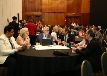 رئيس هيئة الاعتماد والرقابة الصحية يستعرض التجربة المصرية الرائدة في مؤتمر الجمعية الدولية لجودة الرعاية