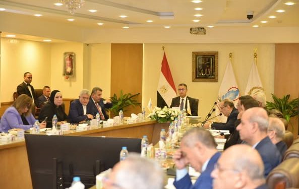 وزير التموين يترأس اجتماع الجمعية العامة للشركة القابضة للصناعات الغذائية