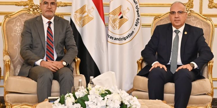 سويلم يلتقي وزير الزراعة الموريتاني ضمن فعاليات “أسبوع القاهرة الثامن للمياه”