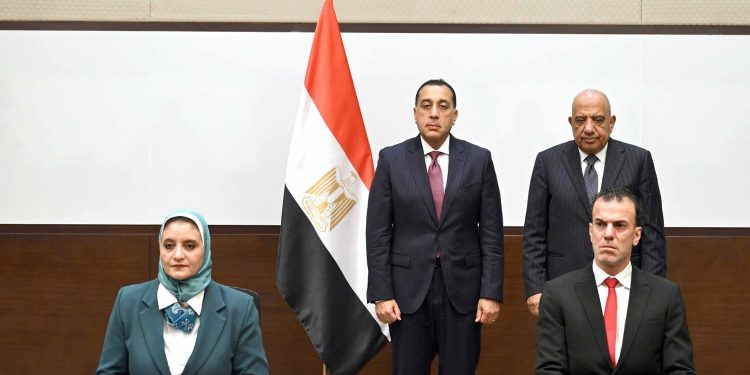 اتفاق مصري- إماراتي لتنفيذ الدراسات النهائية للربط الكهربائي مع أوروبا