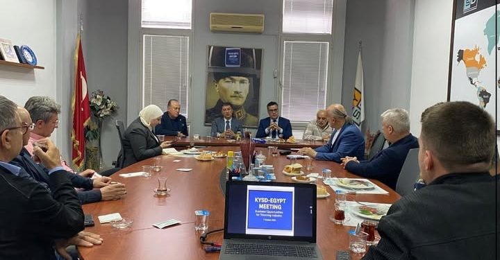 قريبًا.. وفد تركي يزور مصر لبحث إنشاء مصانع “ملابس جاهزة” جديدة بمليارات الدولارات!