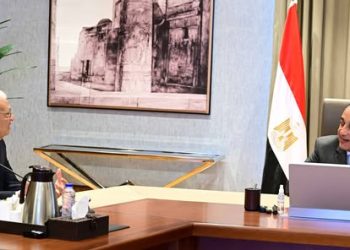 رئيس الوزراء يستعرض جهود وخطوات تحسين الخدمات المقدمة إلكترونيا للمواطنين والمستثمرين