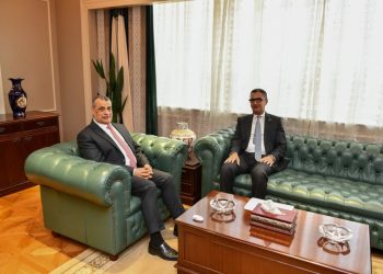 وزيرا “الإنتاج الحربي” و”التموين” يبحثان سبل تعزيز التعاون المشترك