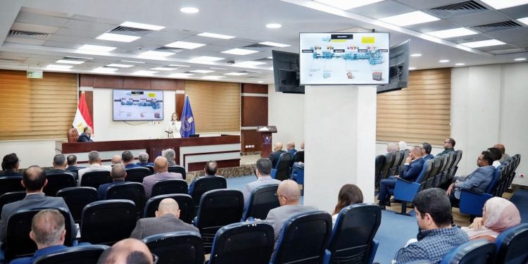 هيئة الدواء المصرية تبحث مع غرفة صناعة الدواء آليات تنفيذ مشروع التتبع الدوائي