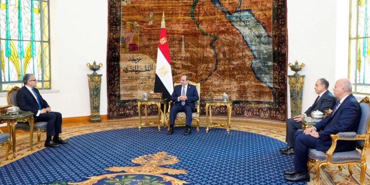 الرئيس السيسي: فوز العناني باليونسكو تجسيد لتقدير العالم لإرث مصر الحضاري والثقافي